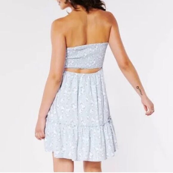 Hollister Light Blue Floral Smocked Woven Short Dress - Size Small - Picture 2 of 14